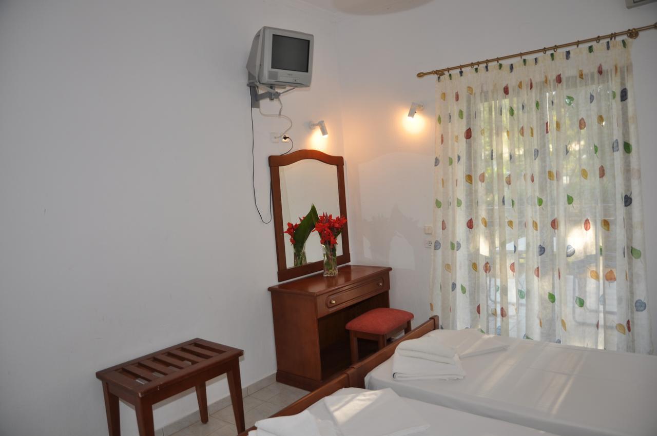 Hotel Dougas Arkoudi Ngoại thất bức ảnh