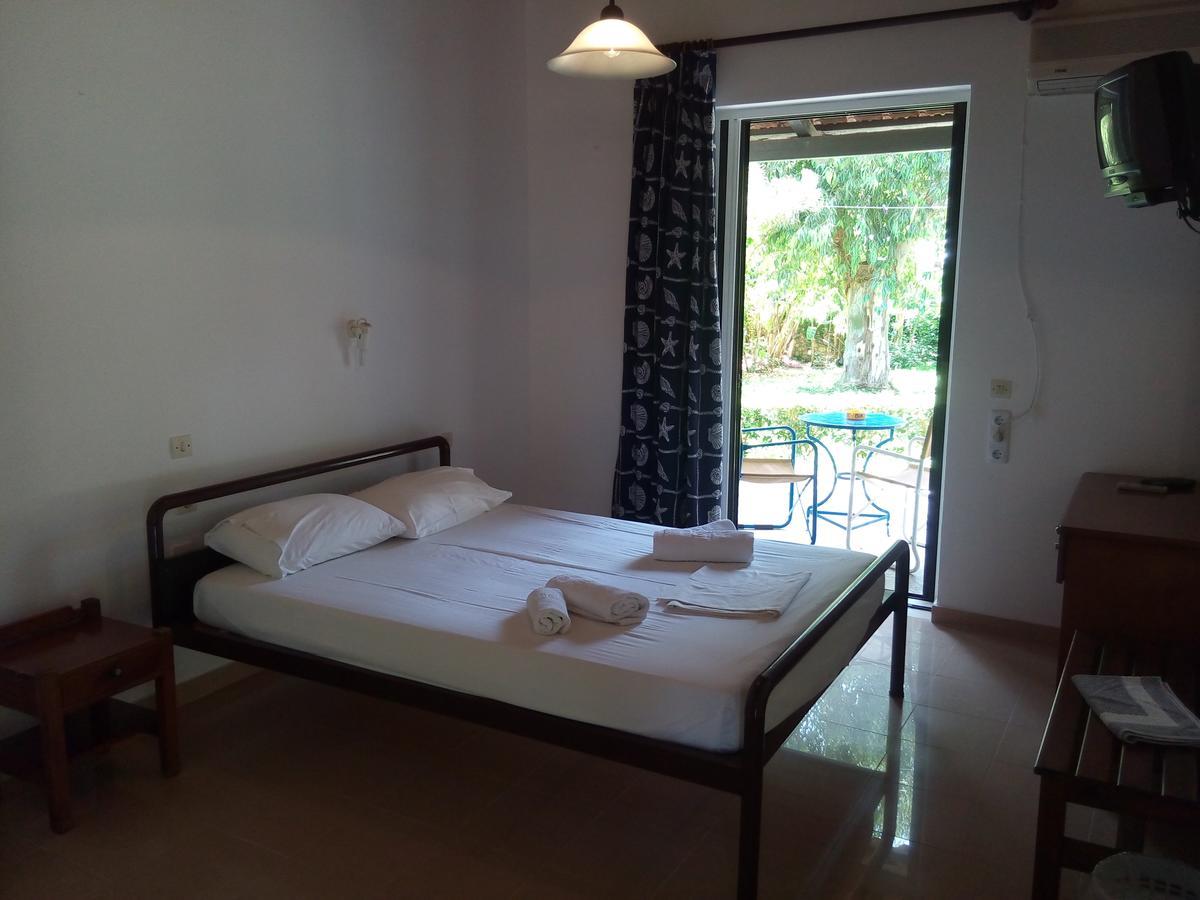 Hotel Dougas Arkoudi Ngoại thất bức ảnh